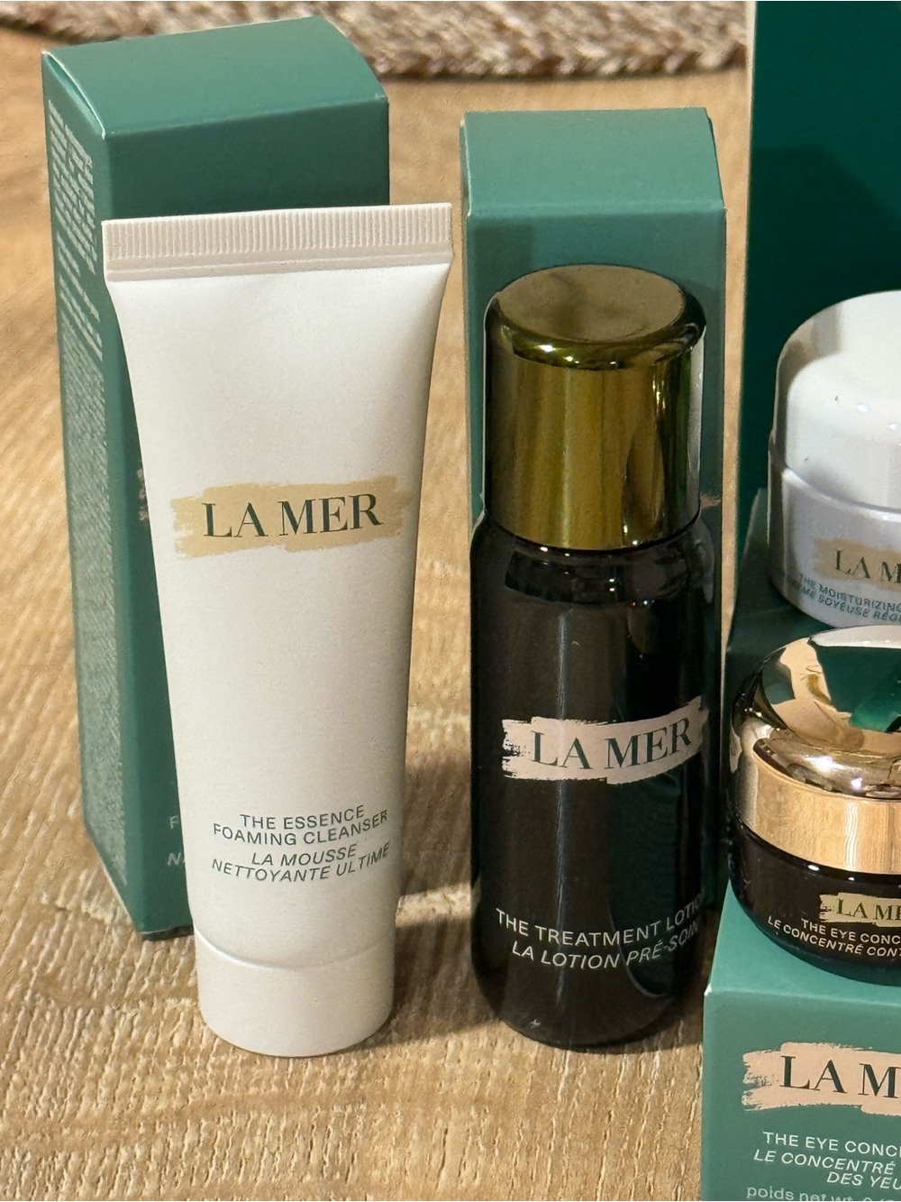 New La Mer 10pc full regimen skin care set. Soft cream, concentrate and more - Picture 2 of 9
